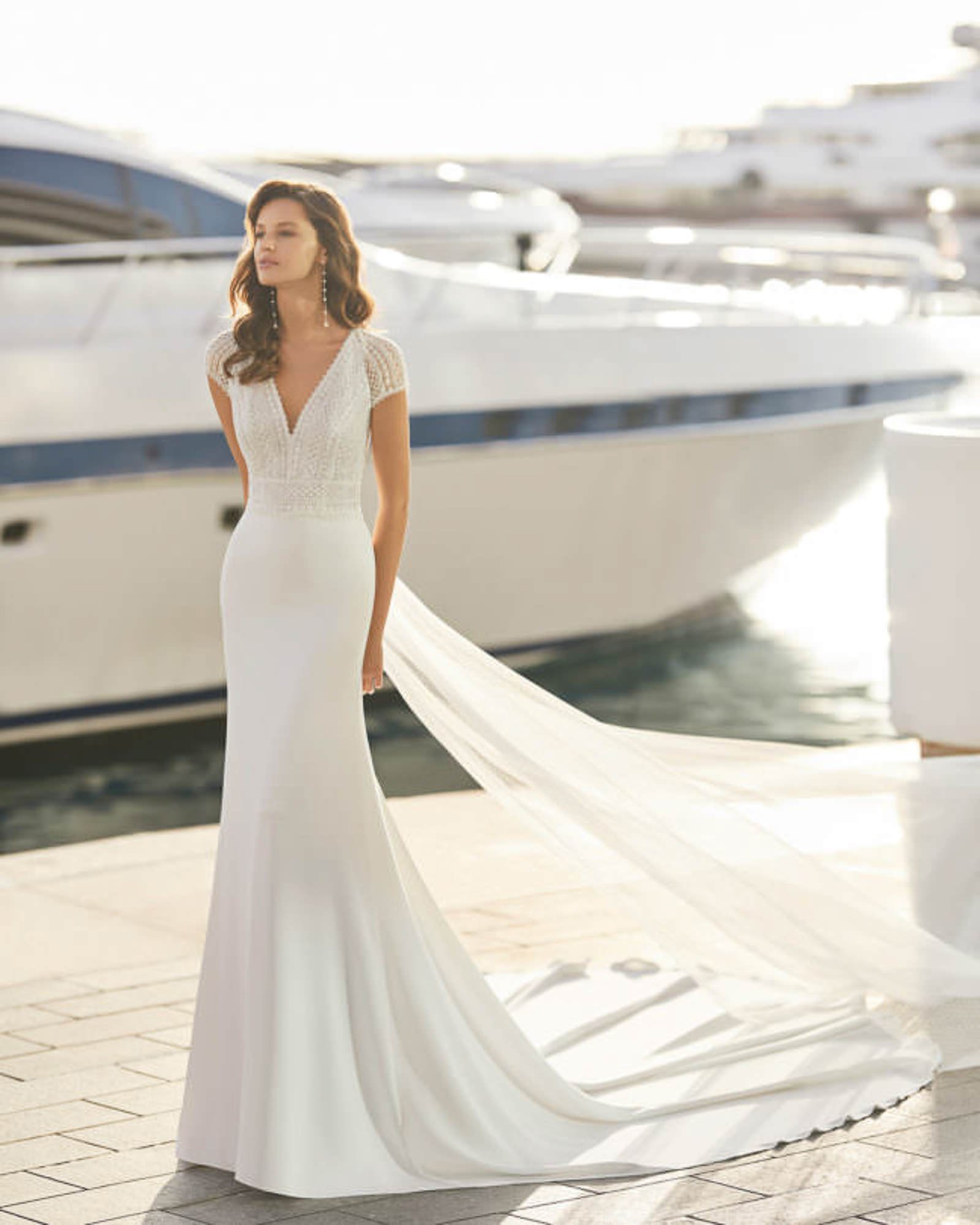 Velo de novia estilo catedral con encaje Chantilly en una ceremonia en la Sabana.